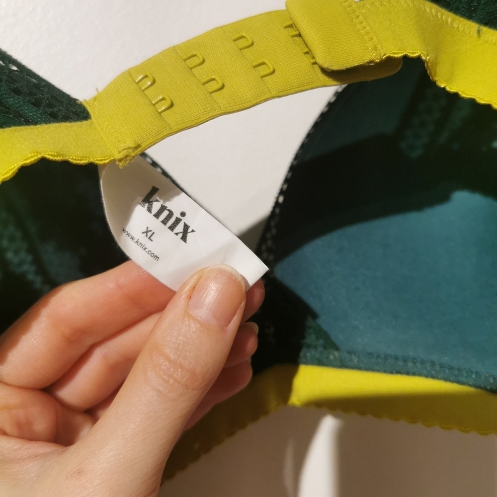 Knix XL lace deep v bra - Picture 6 of 6